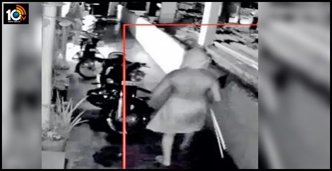 Chennai: Man who stole lingerie caught on camera, hunt on