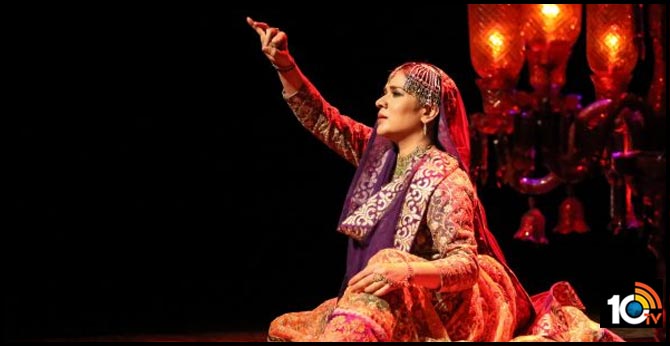 Danseuse Manjari Chaturvedi Forced to Stop Midway