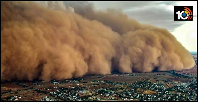 Massive dust storms take over wildfire-hit Australia