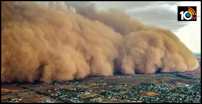 Massive dust storms take over wildfire-hit Australia. Viral videos and pics