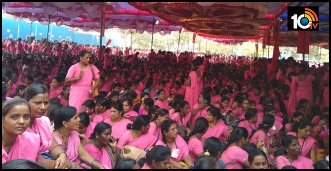 కదం తొక్కిన ఆశా వర్కర్లు..గులాబీ చీరలు ధరించి భారీ ర్యాలీ కదం తొక్కిన ఆశా వర్కర్లు..గులాబీ చీరలు ధరించి భారీ ర్యాలీ