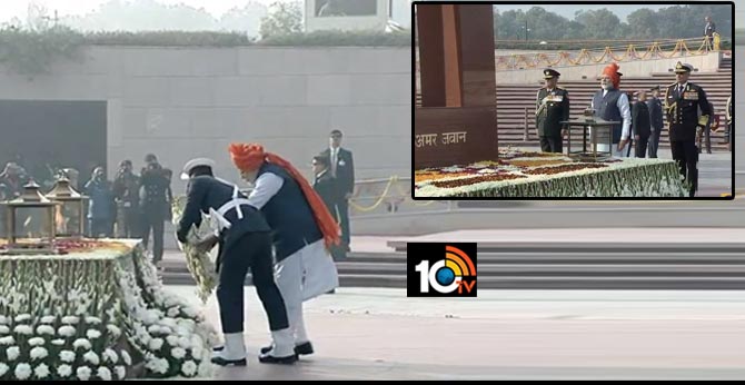 PM Modi leads the nation in paying tributes to soldiers