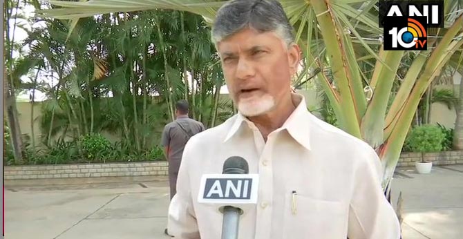 రాయలసీమకు మీరేం చేశారు: జనసేన, బీజేపీ పొత్తులపై చంద్రబాబు రాయలసీమకు మీరేం చేశారు: జనసేన, బీజేపీ పొత్తులపై చంద్రబాబు