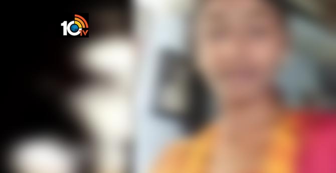 ఫోన్ లో నరకం చూపించారు : వేధింపులు భరించలేక లావణ్య ఆత్మహత్య ఫోన్ లో నరకం చూపించారు : వేధింపులు భరించలేక లావణ్య ఆత్మహత్య