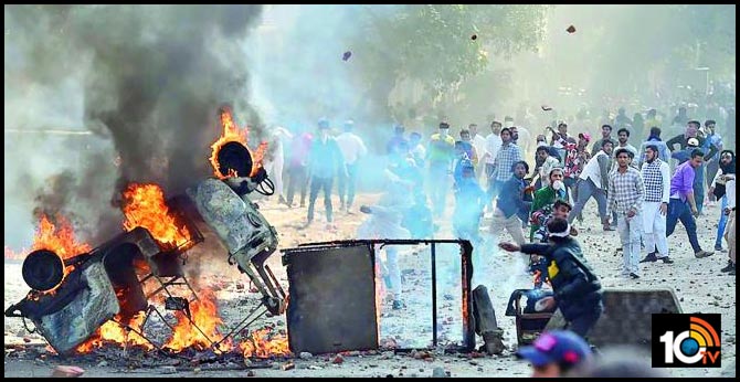 ఢిల్లీలో విధ్వేశ శక్తులకు కళ్లెం వేసేది ఎవరు ? : సంయమనం పాటించాలి ఢిల్లీలో విధ్వేశ శక్తులకు కళ్లెం వేసేది ఎవరు ? : సంయమనం పాటించాలి