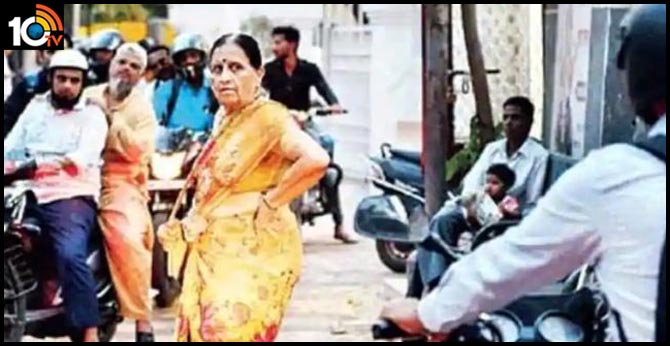 Elderly woman schools bikers in Pune, stops them from riding on footpath