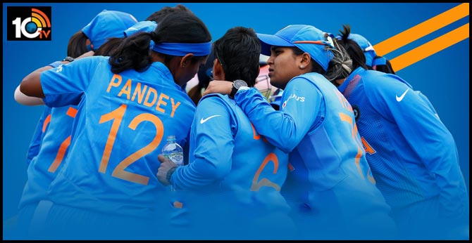 India through to semi-finals with last-ball win after Amelia Kerr's scare