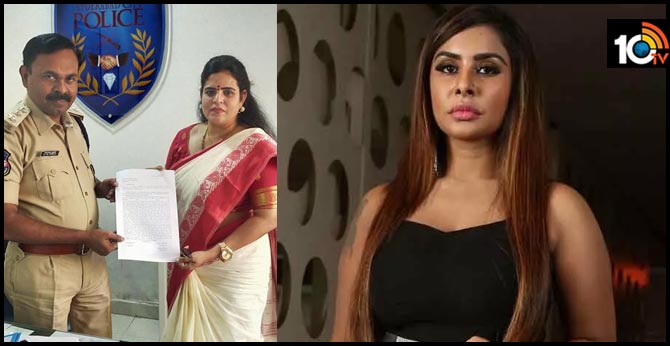 Karate Kalyani Complains Police against Srireddy