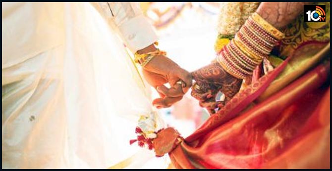 పెళ్లికూతురు చీర బాగాలేదని పారిపోయిన పెళ్లికొడుకు: ‘ఆనంద్’ సినిమా లాంటిదే పెళ్లికూతురు చీర బాగాలేదని పారిపోయిన పెళ్లికొడుకు: ‘ఆనంద్’ సినిమా లాంటిదే