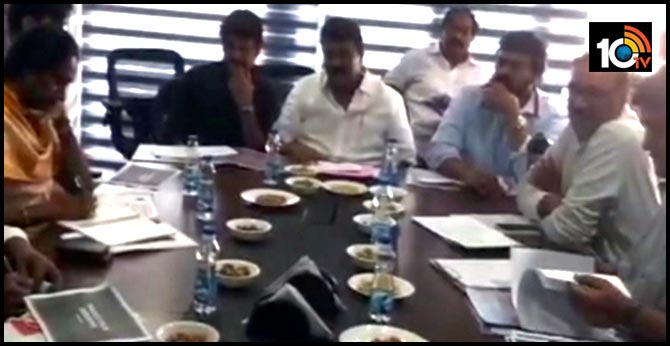 చిరంజీవి,నాగార్జునతో మంత్రి తలసాని భేటి చిరంజీవి,నాగార్జునతో మంత్రి తలసాని భేటి