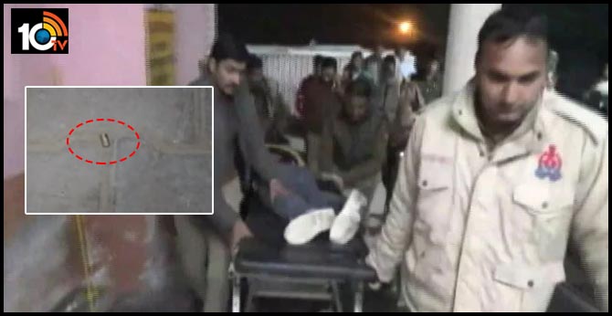 యూపీ పోలీసుల నిర్లక్ష్యం…రేప్ బాధితురాలి తండ్రిని చంపిన నిందితుడు యూపీ పోలీసుల నిర్లక్ష్యం…రేప్ బాధితురాలి తండ్రిని చంపిన నిందితుడు