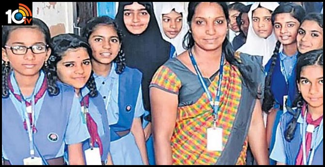 స్వీపర్ గా చేసి….అదే స్కూల్లో ఇంగ్లీష్ టీచర్గా స్వీపర్ గా చేసి….అదే స్కూల్లో ఇంగ్లీష్ టీచర్గా