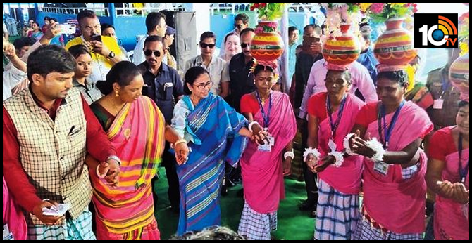 CM Mamata Benarjee Dances During Mass Marriage Ceremony in Malda