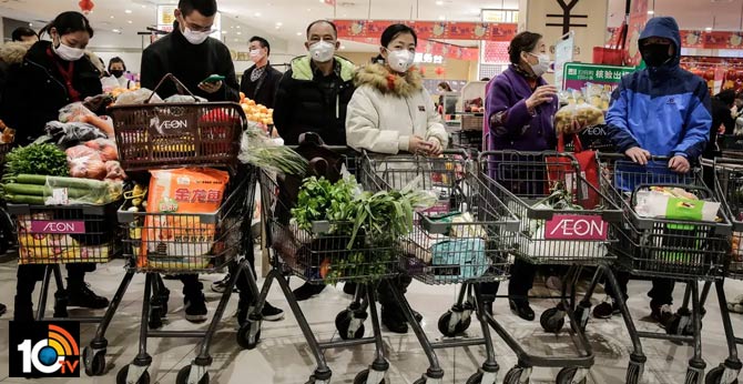 China malls offer free drinks and snacks to people working outside during coronavirus outbreak