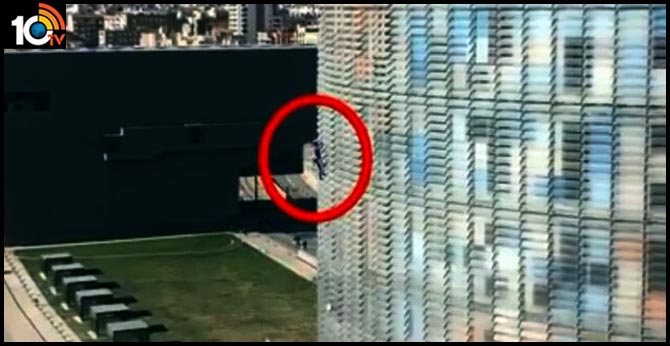 French Spiderman Climbs 475-Foot Tower In Just 25 Minutes
