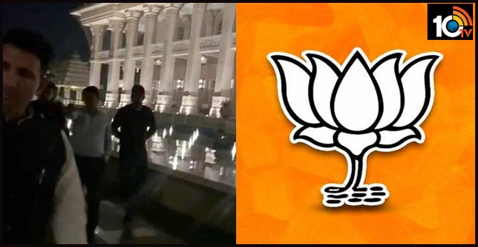 మధ్యప్రదేశ్ లో ఆపరేషన్ కమలం…హోటల్ లో 4గురు కాంగ్రెస్ ఎమ్మెల్యేలు మధ్యప్రదేశ్ లో ఆపరేషన్ కమలం…హోటల్ లో 4గురు కాంగ్రెస్ ఎమ్మెల్యేలు