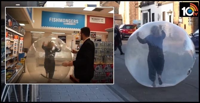 Rolling on the floor! Woman goes grocery shopping in zorb ball [VIDEO]