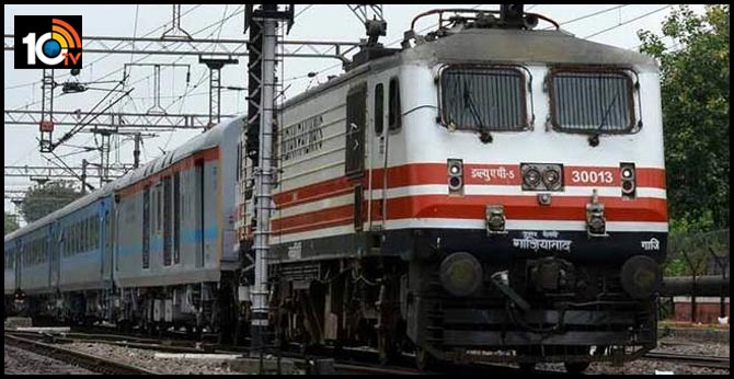 చెక్ ఇట్: రైల్వేలో 617 జేఈ, టికెట్ క్లర్క్ పోస్టులు చెక్ ఇట్: రైల్వేలో 617 జేఈ, టికెట్ క్లర్క్ పోస్టులు