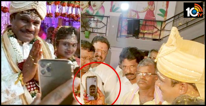 కరోనా ఎఫెక్ట్ : వీడియో కాలింగ్ ద్వారా శుభాకాంక్షలు కరోనా ఎఫెక్ట్ : వీడియో కాలింగ్ ద్వారా శుభాకాంక్షలు