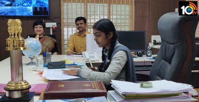 Women's Day 2020: Schoolgirl Becomes Collector For A Day In Maharashtra