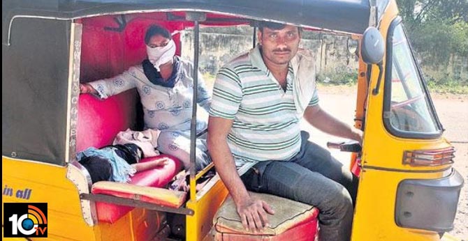 రెండేళ్ల పాపతో సొంతూరికి కుటుంబం.. 36 గంటలు నరకం చూపించారు! రెండేళ్ల పాపతో సొంతూరికి కుటుంబం.. 36 గంటలు నరకం చూపించారు!