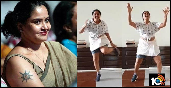 Actress Pragathi Teenmar Dance Video goes Viral