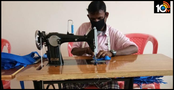 Former Maoist From Chhattisgarh Is Now Busy Making Face Masks For Cops On The Frontlines Of COVID-19