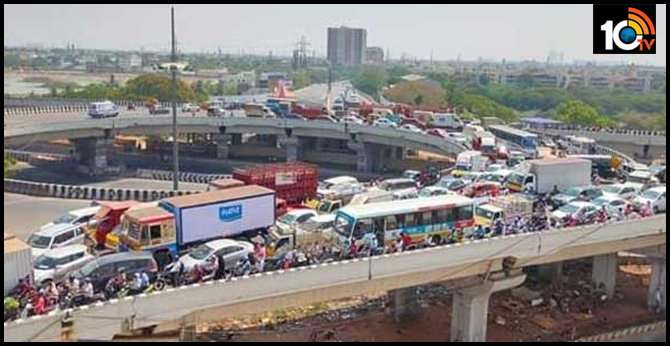 Tamil Nadu: Huge traffic jam witnessed at Padi flyover in Chennai