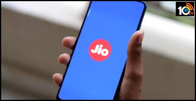 Jio rolls out 100 minutes of calls, 100 free SMS for JioPhone users till April 17, 2020