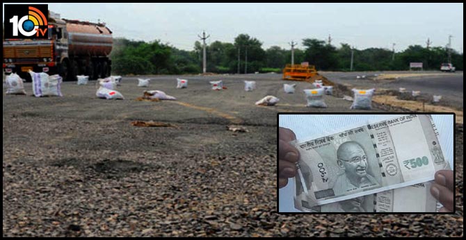 coronavirus rs 500 notes on lucknow road
