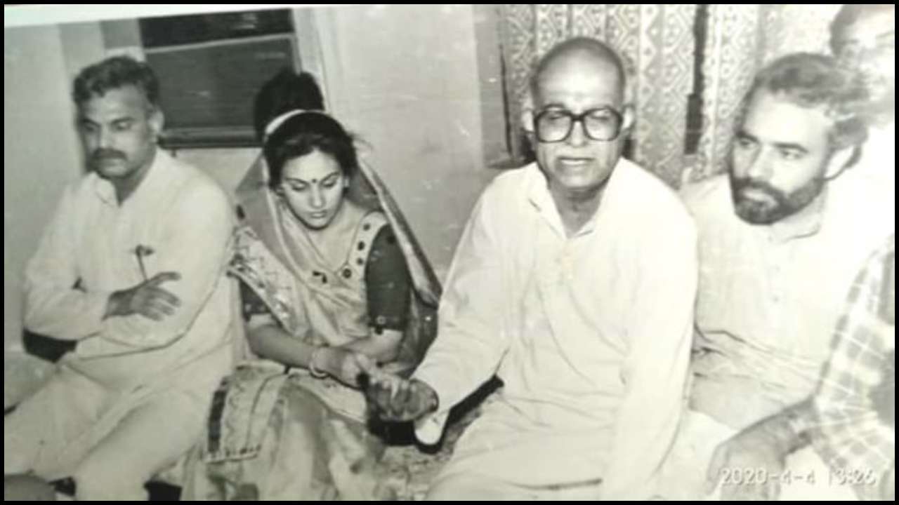 ప్రధాని మోడీతో ‘రామాయణ్’ సీత దీపికా చిఖాలియా ఫొటో వైరల్ ప్రధాని మోడీతో ‘రామాయణ్’ సీత దీపికా చిఖాలియా ఫొటో వైరల్