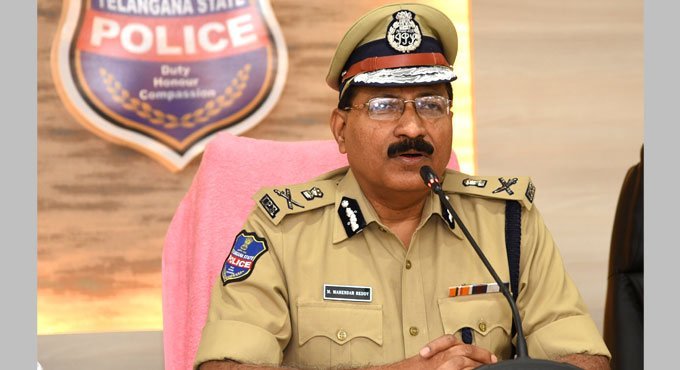 రోడ్డెక్కాలంటే ఒకటికి రెండు సార్లు ఆలోచించండి : ప్రభుత్వ ఉద్యోగులకు కలర్ పాసులు రోడ్డెక్కాలంటే ఒకటికి రెండు సార్లు ఆలోచించండి : ప్రభుత్వ ఉద్యోగులకు కలర్ పాసులు