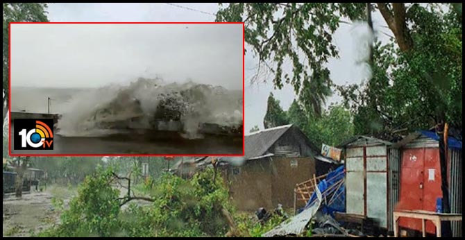 Cyclone Amphan live updates: Cyclonic storm makes landfall between Digha in West Bengal and Hatiya island in Bangladesh