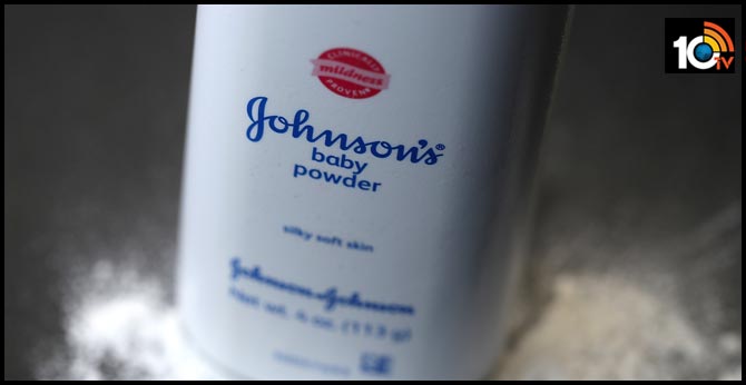 Does talcum powder cause cancer and what is it made of?