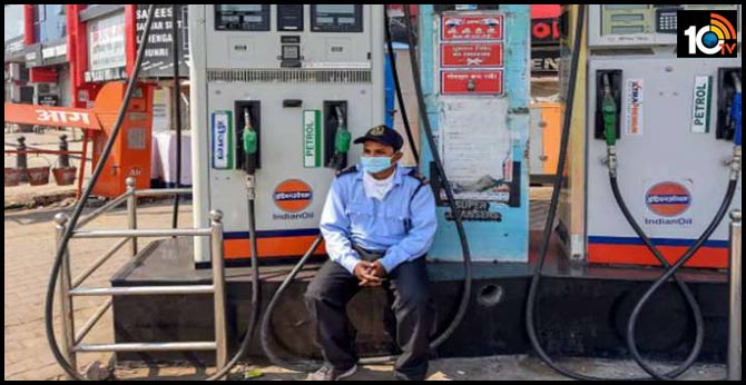 Petrol price hiked by Rs 2/ltr, diesel by Rs 1/ltr in Uttar Pradesh, effective from midnight