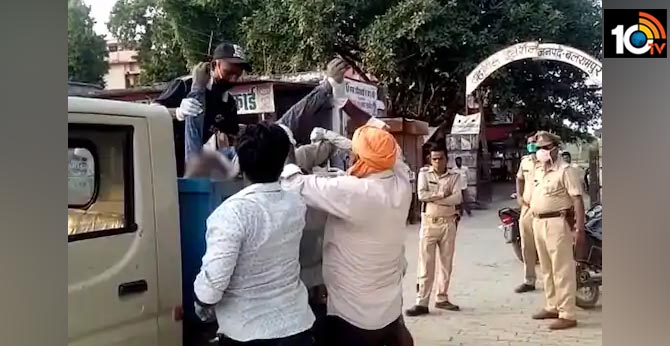 body dumped into garbage van in ups balrampur 7 suspended  outrage