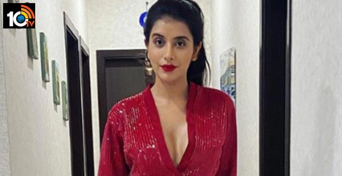 I'll Flaunt It": Actress Charu Asopa's No-Filter Response To Troll, Who Tried To Outfit-Shame Her