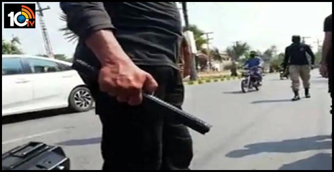 Pak cops use shock devices on violators