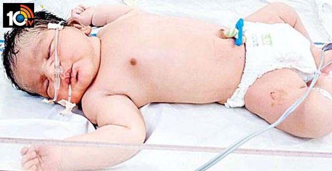 woman give birth to 5.5 kilos baby boy