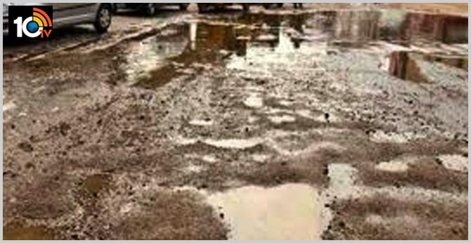 రోడ్లపై గుంత కనిపిస్తే.. ఫోన్లో క్లిక్‌ కొట్టు.. వాట్సాప్‌‌లో షేర్ కొట్టు!