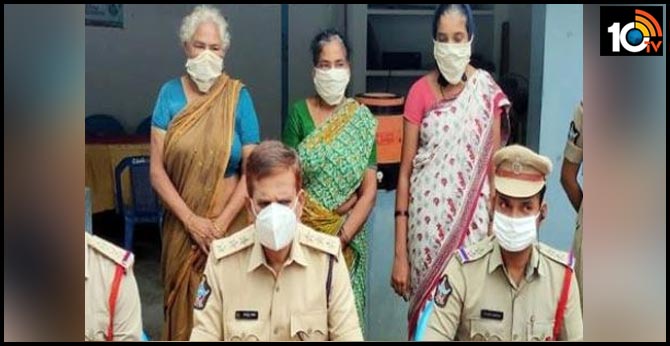 ఆడపిల్ల భారమని.. అమ్మ, అమ్మమ్మ, ముత్తమ్మలే చంపేశారు ఆడపిల్ల భారమని.. అమ్మ, అమ్మమ్మ, ముత్తమ్మలే చంపేశారు