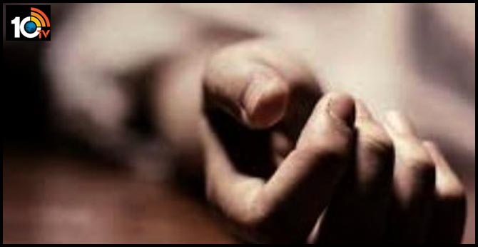 గుంటూరులో మహిళా వాలంటీర్ ఆత్మహత్య గుంటూరులో మహిళా వాలంటీర్ ఆత్మహత్య