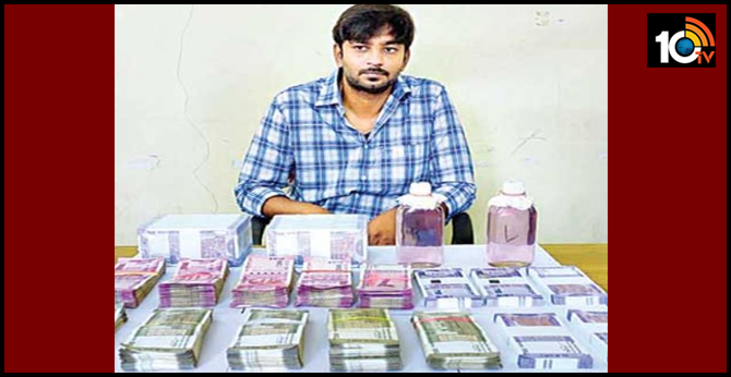 హైదరాబాద్లో రూ.15లక్షలు లంచం తీసుకుంటూ ఏసీబీకి చిక్కిన ఆర్ఐ హైదరాబాద్లో రూ.15లక్షలు లంచం తీసుకుంటూ ఏసీబీకి చిక్కిన ఆర్ఐ