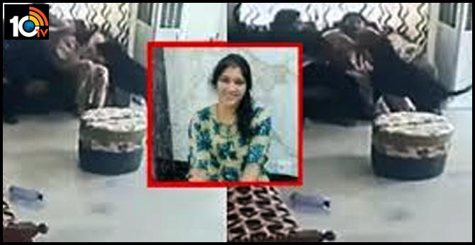 లావణ్య లహరి ఆత్మహత్య కేసులో కొత్త విషయాలు… పైలట్ మొగుడి పైశాచికత్వం లావణ్య లహరి ఆత్మహత్య కేసులో కొత్త విషయాలు… పైలట్ మొగుడి పైశాచికత్వం