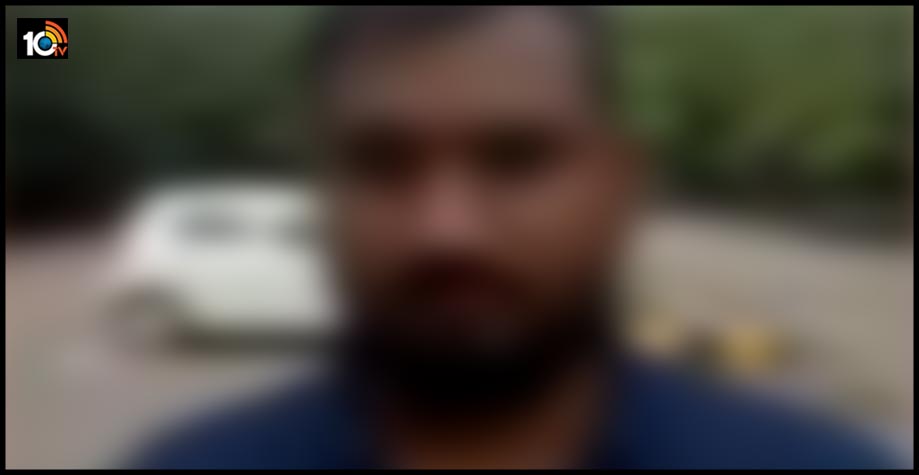 స్నేహం పేరుతో సెల్ఫీలు తీసుకుని యువతిని బ్లాక్ మెయిలింగ్ చేసిన యువకుడు స్నేహం పేరుతో సెల్ఫీలు తీసుకుని యువతిని బ్లాక్ మెయిలింగ్ చేసిన యువకుడు