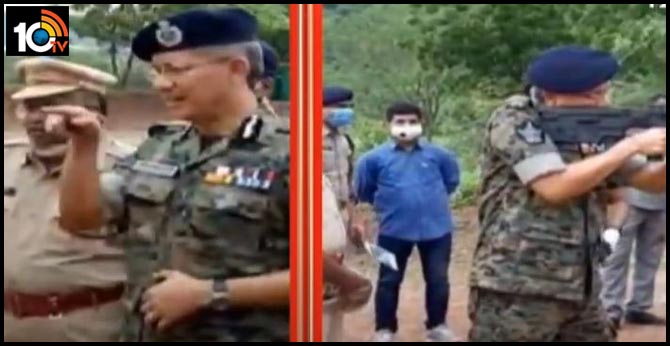 ఏపీ డీజీపీ కొత్త గెటప్ : ఆర్మీ డ్రెస్ లో ఫైరింగ్ చేసిన గౌతమ్ సవాంగ్ ఏపీ డీజీపీ కొత్త గెటప్ : ఆర్మీ డ్రెస్ లో ఫైరింగ్ చేసిన గౌతమ్ సవాంగ్
