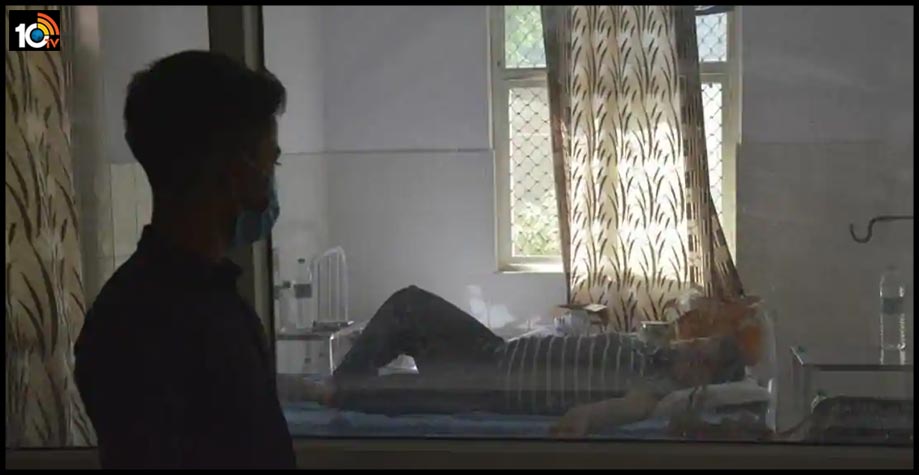 బంధువులు, తెలిసిన వాళ్ల ద్వారానే కరోనా వ్యాప్తి బంధువులు, తెలిసిన వాళ్ల ద్వారానే కరోనా వ్యాప్తి