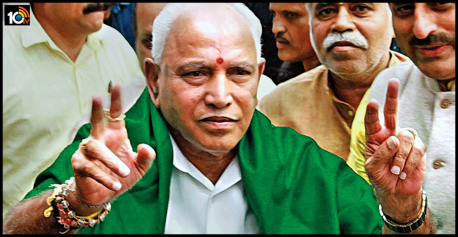 son-has-fever-cant-find-bed-man-shouts-outside-karnataka-cm-bs-yediyurappas-house