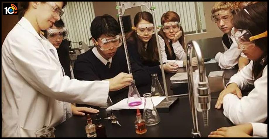 teenage-boys-academic-ambition-may-explain-gender-pay-gap-study-says