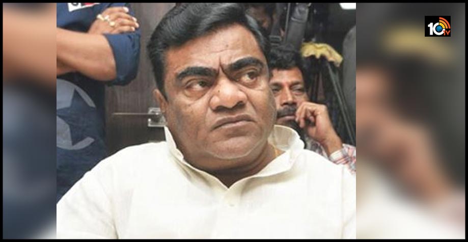 అటు వెండి తెరపై ఇటు నియోజకవర్గంలో ఎక్కడా కన్పించడం లేదు, ఆయనకు ఏమైంది? అటు వెండి తెరపై ఇటు నియోజకవర్గంలో ఎక్కడా కన్పించడం లేదు, ఆయనకు ఏమైంది?